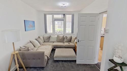 Stylish 3-Bed house NEC-JLR-Airport-HS2-Driveway, Birmingham (photo 7)