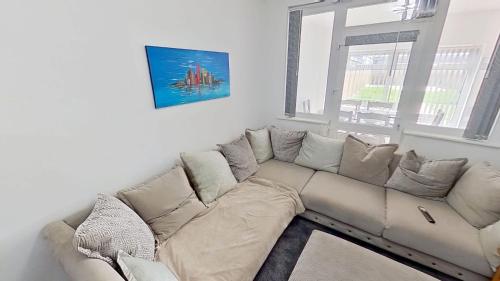 Stylish 3-Bed house NEC-JLR-Airport-HS2-Driveway, Birmingham (photo 6)