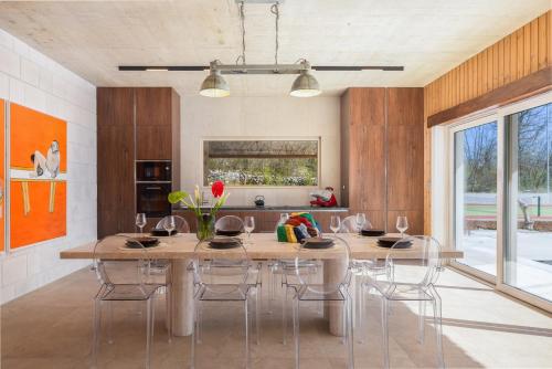 Contemporary Villa Fantazija A Luxurious Retreat in Dicmo in Osoje