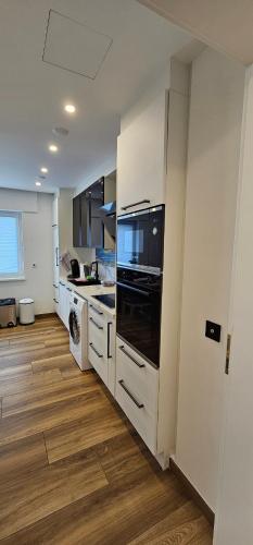Exotic Tropical Palace - ComfyHome Apartments Stuttgart in Degerloch