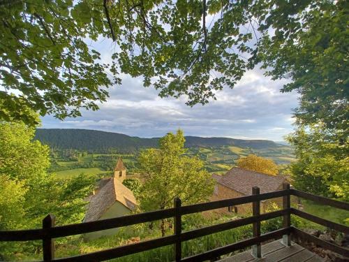 Maison authentique avec vue dominante gîte à louer Grèzes