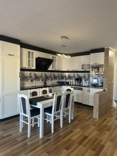 ห้องครัว, Gjilan Apartament in กินยีลาเน