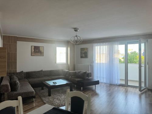 Gjilan Apartament in กินยีลาเน