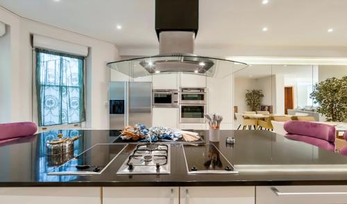 250 SqM MEGA MANSION - image 8