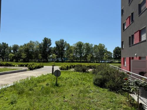 A környék, Lake Garden - Cozy Two-Bedroom Apartment with flexible Check-In, Terrace, and Netflix in Blato