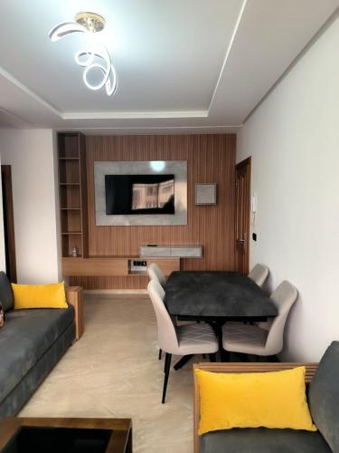 Ideal Emplacement Tanger 3 chambres,wifi,Netflix,Clim,Stade de Foot in Casabarata