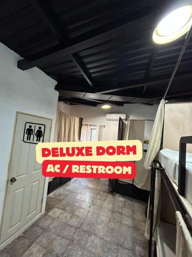 Urban Nest Hostel in Santa Ana