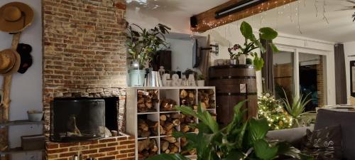 Chambre et animaux de la ferme in La Ferte-Frenel