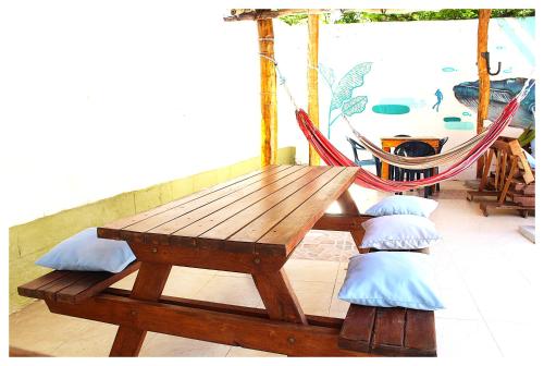 Shared lounge/TV area, Casa Bambudas in Rincón