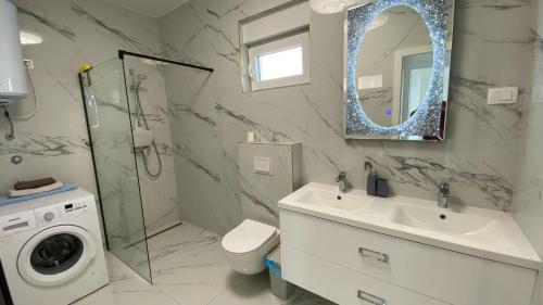 Two-Bedroom Apartment with Terrace image 4