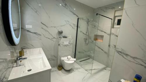 Two-Bedroom Apartment with Terrace image 7