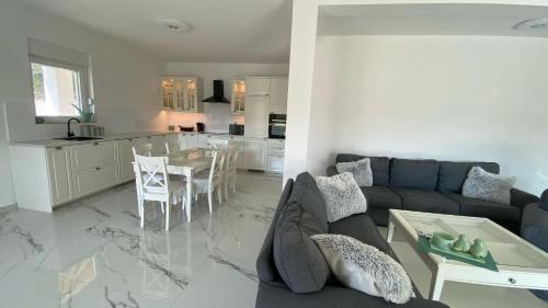 Two-Bedroom Apartment with Terrace image 10