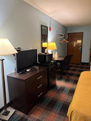 SUNRiSE INN - image 11