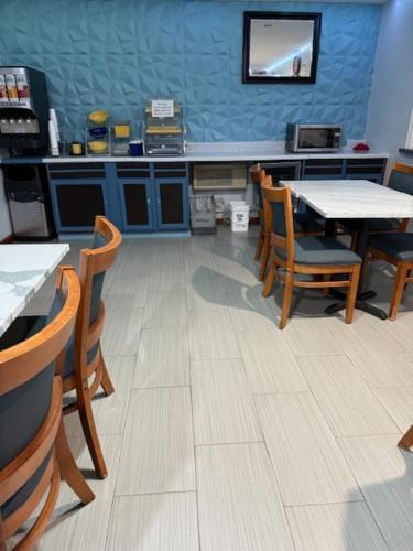 SUNRiSE INN - image 5
