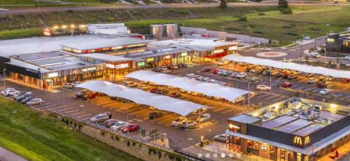 New Mod Home 2 bed bath Home 12km to CBD Airport in Lauderdale