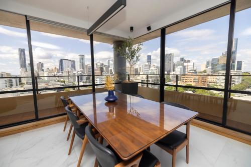 Two-Bedroom Apartment with City View image 10