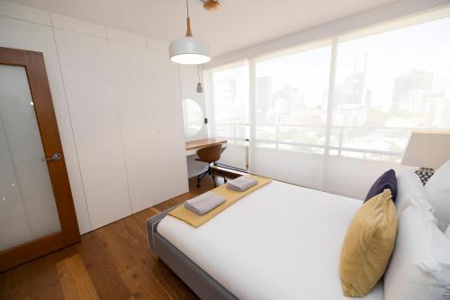 Two-Bedroom Apartment with City View image 9