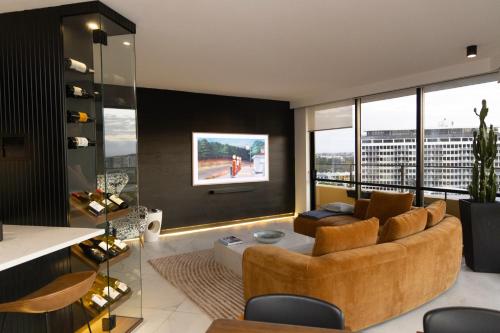 Two-Bedroom Apartment with City View image 2