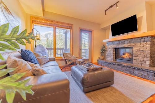 Stunning 2bd hot tub walking distance to downtown