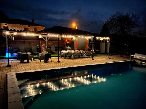 Villa With Pyrenees View Near Foix gîte à louer Escoulis