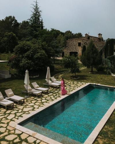 Retreat Between Sea And Mountains In Provence