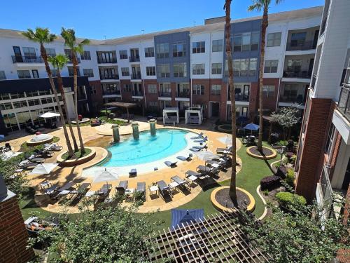 Luxury Galleria Condo Pool View 2BR 2BA in Houston, USA