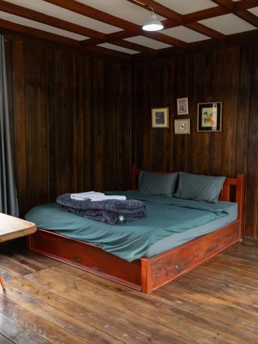 1 queen bed