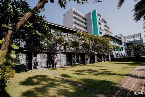Earl's Regent Negombo "Golden Shore at Your Door - Find Your Dream Stay"