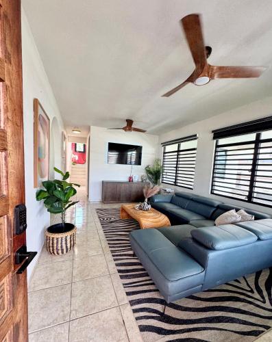 The Hibiscus House - King Suite, Terrace, and Pool in Aguadilla