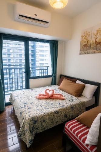 The Giggle Spot Cozy Makati Hideaway Pool & Gym 2270, Manila