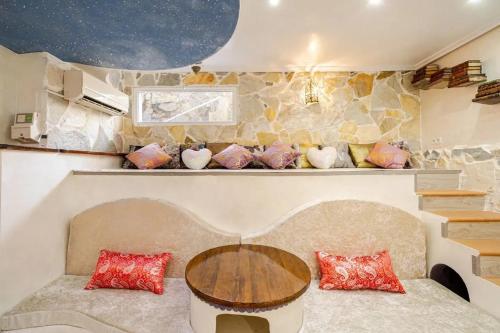 Studio in Torrevieja with shared pool enclosed garden and WiFi 1 km from the beach - image 7
