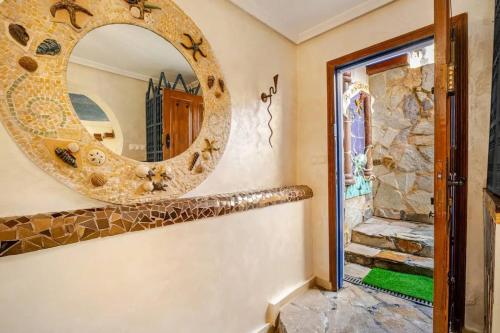 Studio in Torrevieja with shared pool enclosed garden and WiFi 1 km from the beach - image 10