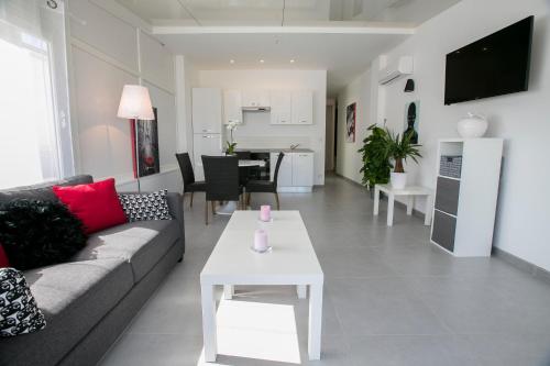 2 bedrooms, 4 beds