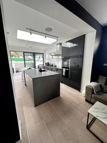 Kaimes Kip Stylish Edinburgh Five Bedroom Home in Murrayfield