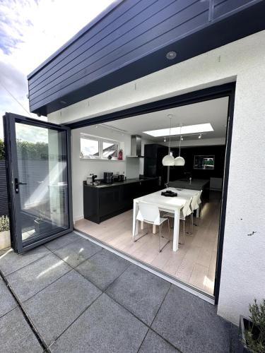 Kaimes Kip Stylish Edinburgh Five Bedroom Home in Murrayfield