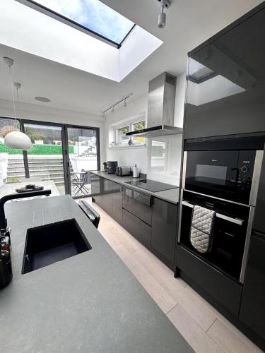 Kaimes Kip Stylish Edinburgh Five Bedroom Home in Murrayfield