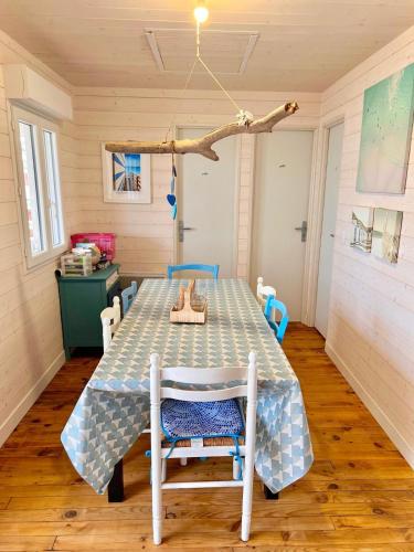 Le Chalet Beach Access 8 Pers in กรุยส์สัน