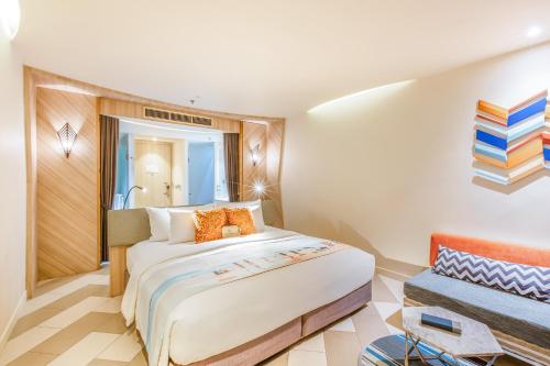 room detail thumbnail 1