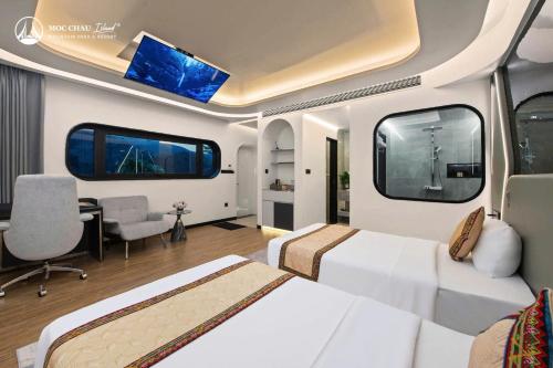 Standard Twin Room image 2