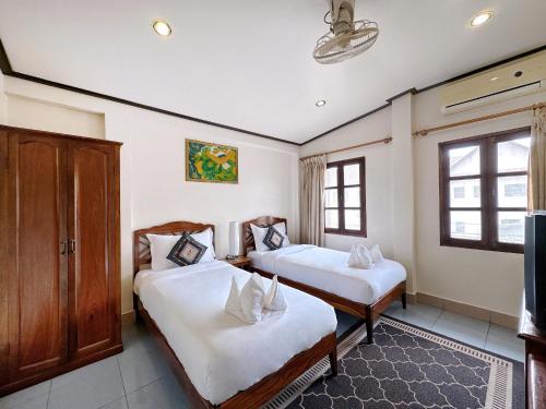 Superior Twin Room image 2