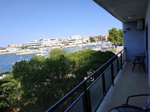 Amazing seaview apartment with a balcony near the beach - Kneza Trpimira I - image 7
