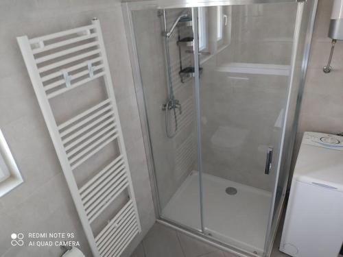 Amazing seaview apartment with a balcony near the beach - Kneza Trpimira I - image 3