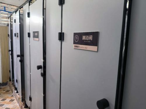 ห้องน้ำ, Hola backpacker hostel in ริเวอร์ฟร้อนท์