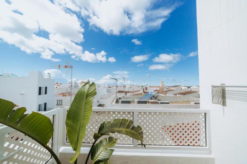 Double Room with Balcony image 5