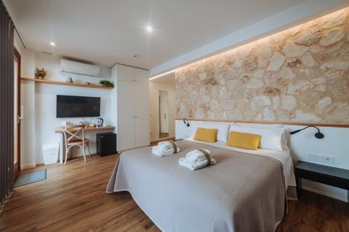 Double Room with Patio image 6