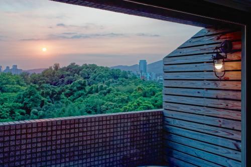 المنطقة المحيطة, CHECK inn SELECT Taipei NeiHu in Neihu District