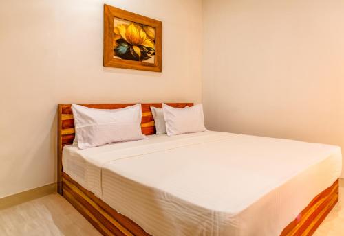 Two-Bedroom Deluxe Apartment with Balcony image 3
