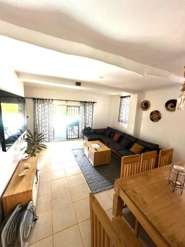 Diani Hideaway Beach Villa, private pool, air conditioning and WiFi in Mombasa