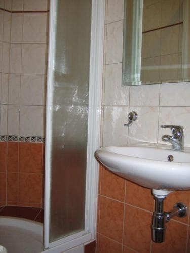 1-Bedroom Family Apartment image 2