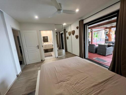 Exceptional villa with direct beach access in Dumbéa